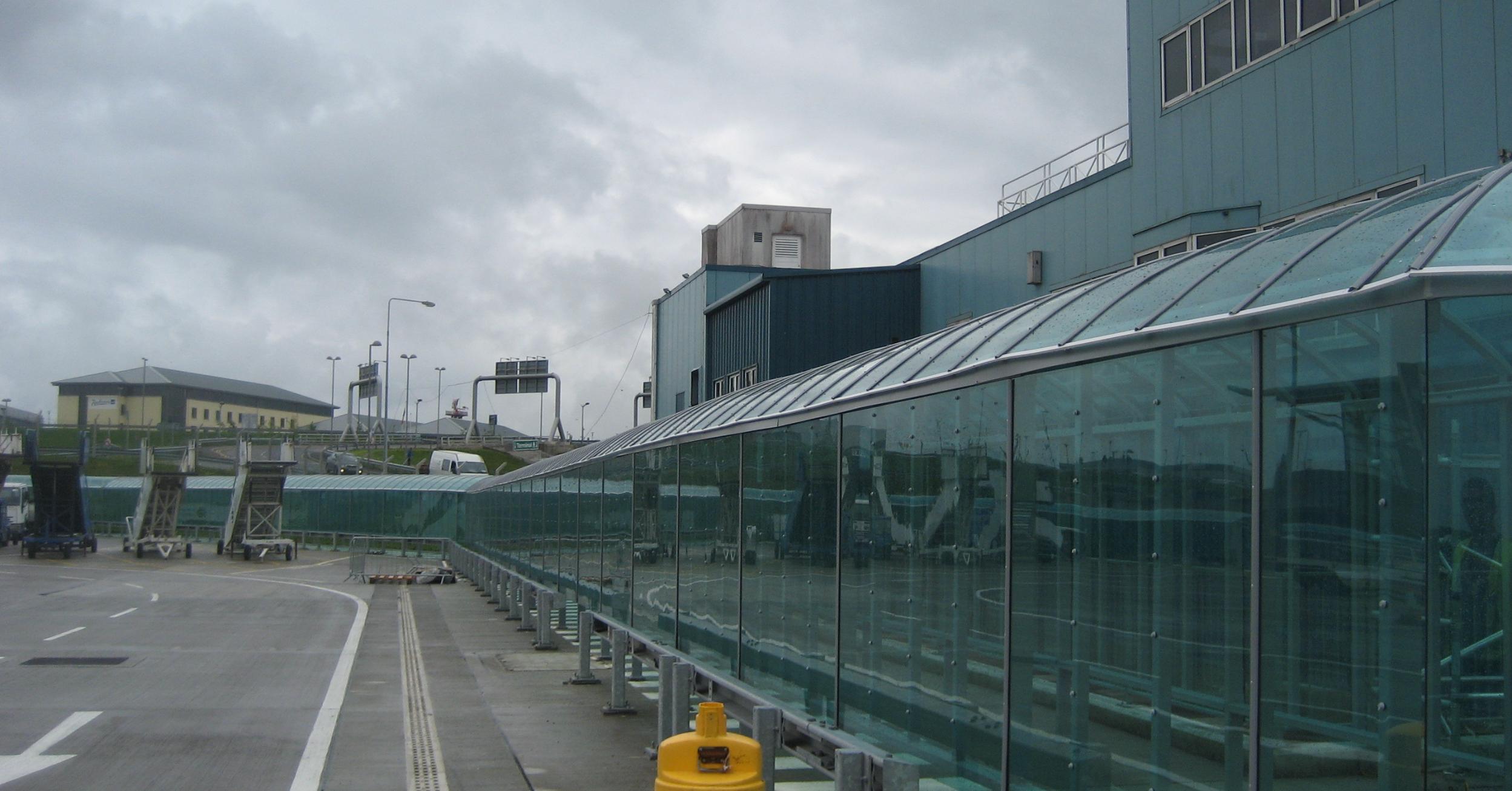 Green Tint Polycarbonate Cork Airport Walkway